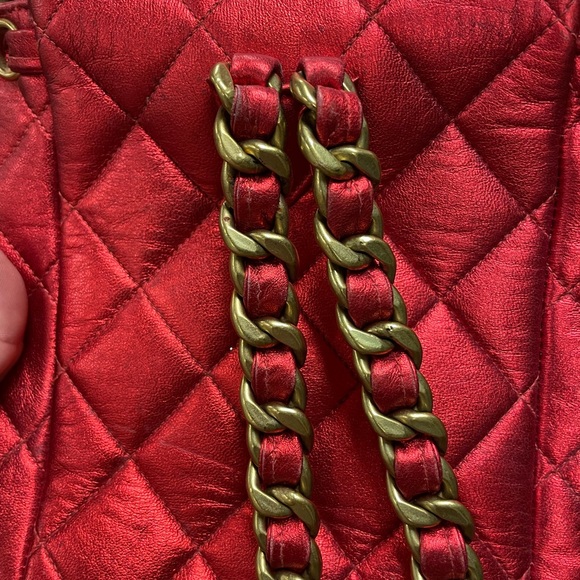 Rare Vintage Chanel Duma Metallic Red Quilted Leather Small Backpack 1991-1994 - Picture 12 of 14